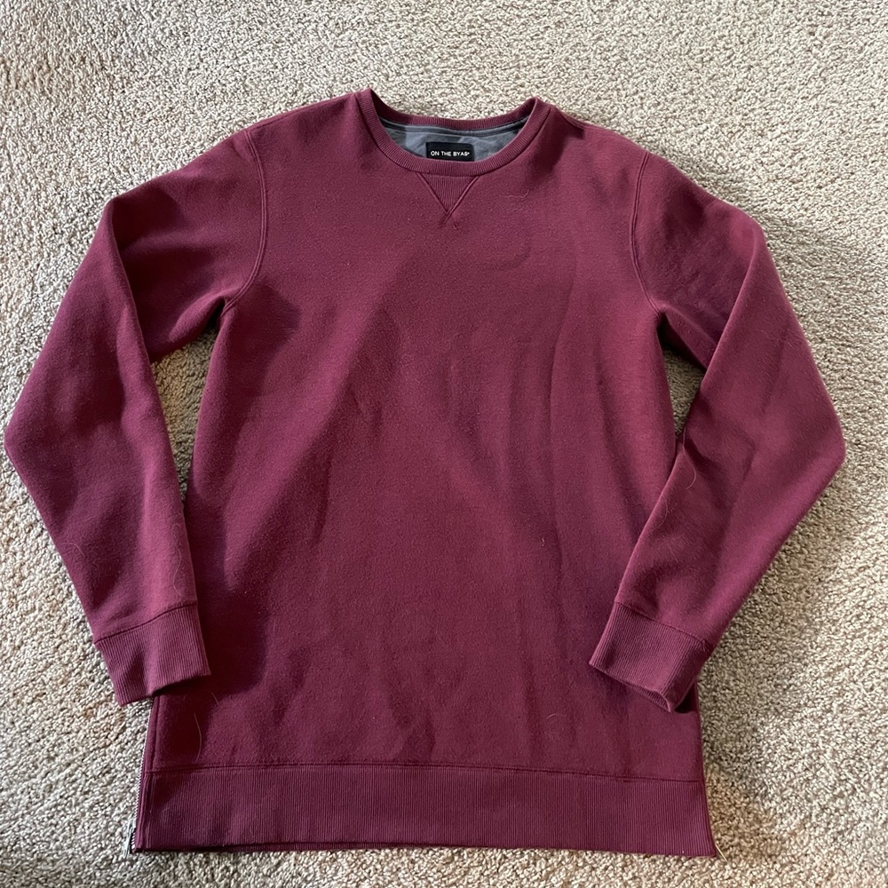 On the byas mens M medium maroon burgundy sweater